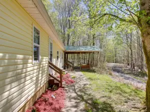 Burkesville Vacation Rental - 5 Mi to the Lake!
