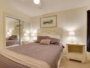 Beachfront Onekama Vacation Rental w/ Balcony!