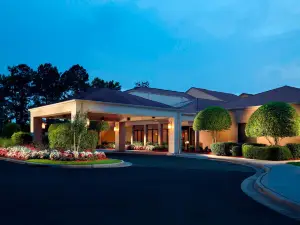 Courtyard by Marriott Savannah Midtown