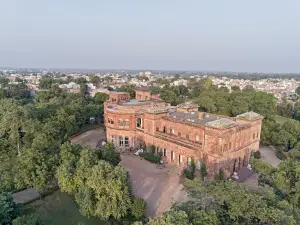 Raj Niwas Palace