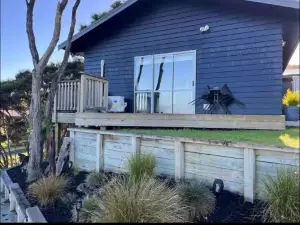 STAY WITH US RAGLAN - Studio