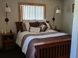 Charming Home near skiing, hiking, biking, ATVing , Lakes and Forest BEAUTIFUL!