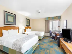 La Quinta Inn & Suites by Wyndham El Paso East Loop-375