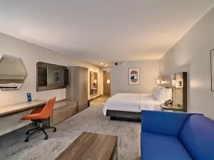 Holiday Inn Express & Suites Diamond