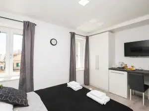Apartments and Rooms Adriatic Suites