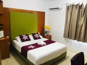 Alec's Hotel