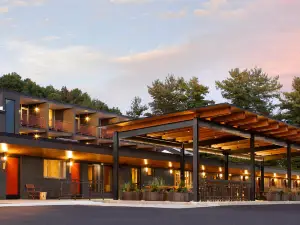Rhode's Motor Lodge