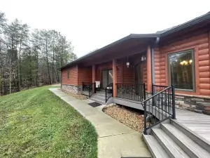 Nature Lovers Dream! Steps from Fishing Plus 140 Acres of Hiking! 4 Bedroom Home by RedAwning