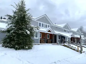 2 bedroom condo right on Burke Mountain! Ski or bike right from the door!