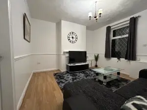 Comfortable, spacious Two bedroom house close to Etihad Stadium
