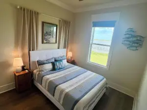 Luxury Angler Bay Waterfront - Arrive Early & Stay Late!