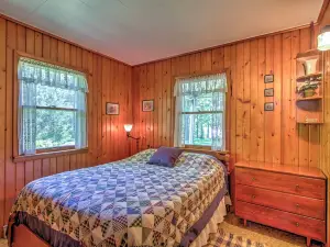 Walk to River! Its A Wonderful Life Cottage