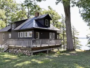 Lakefront retreat with dock and sauna