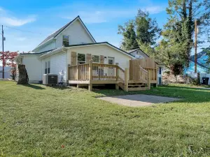 Charming 1-bedroom house in welcoming Big Stone Gap Virginia!