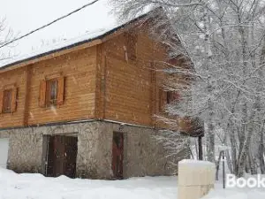 Chalet Bois au Milieu des Pyrénées