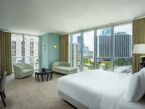 W Miami