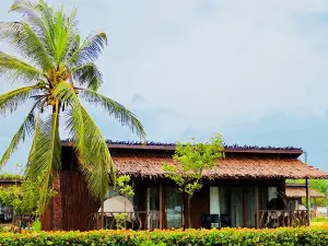 Crusoe Cabins Casobe