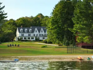 Inn at Pleasant Lake