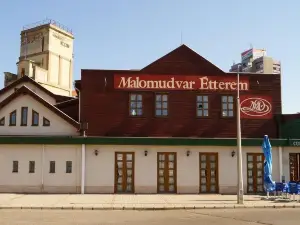 Malomudvar Étterem Cukrászda Panzió és Rendezvényház