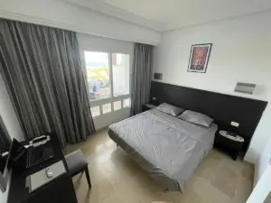 Beachfront Apartment 105- Hotel Andalucia