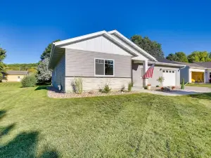 Mankato Getaway with Game Room and Salt Water Hot Tub!