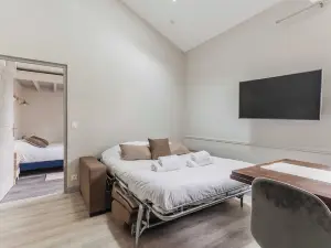 House for 18 People with Cinema Place Morny