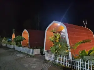 Indah Damai Cottages
