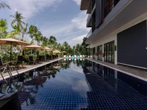 Lot 29 | Sematan Roxy Beach Townhouse (Lower)