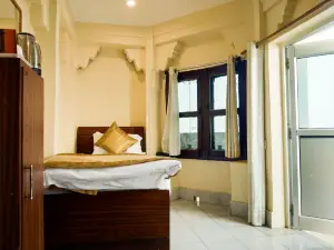 Dwivedi Hotels Palace on Steps