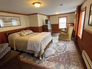 The Mountain Brook Hotel
