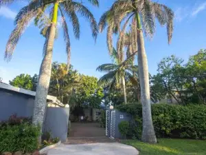 23 Ambleside Holiday Retreat by the Sea