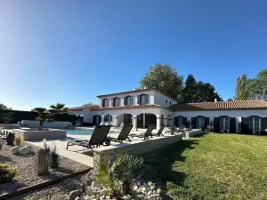 Hôtel la Bastide Saint Martin