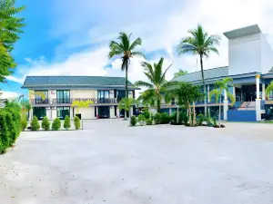 The Coco Grand Chalet Pakbara