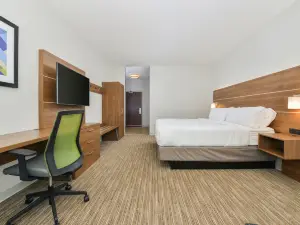 Holiday Inn Express & Suites Chadron