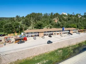 Springs Lodge & Cafe