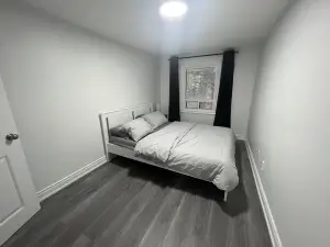 comfortable 2nd floor unit w/private entrance