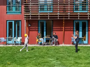 สเตย์โอเค เท็กเซล - โฮสเทล