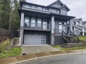 Awesome Getaway | Brand New & Stylish | Mountain Views | 10 Mins to Downtown