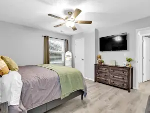 Sweet Retreat in NW Columbus- great for monthly stays and NO cleaning fee!