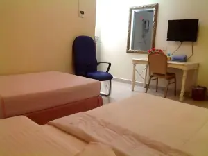 Hotel Morning Glory