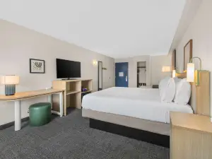 Spark by Hilton Bakersfield Central