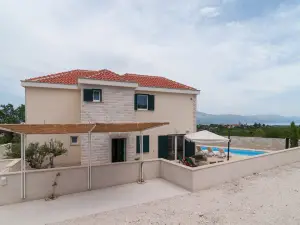 Pool Villa Dino