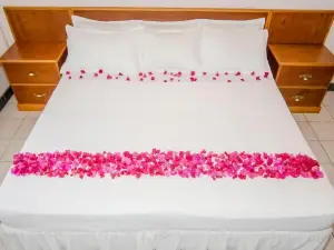Caribbean Inn and Suites