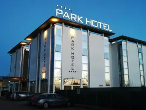 B&B HOTELS Park Hotel Cassano（ビーアンドビーホテルパークホテルカッサーノ）