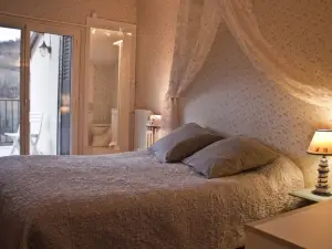Logis Hôtel les Tilleuls