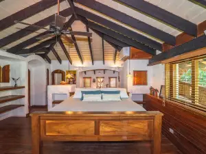 Sueño del Mar Beachfront Hotel