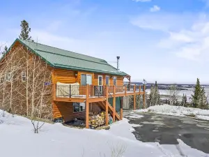 New Listing! Rocky Mountain Retreat 3 Bedroom Home by RedAwning