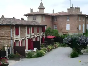 Hotel restaurant LOGIS Domaine de Peyrolade