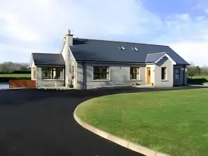 Carnately Lodge