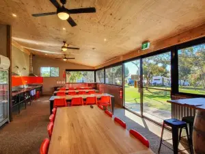 Clayton Bay Riverside Holiday Park